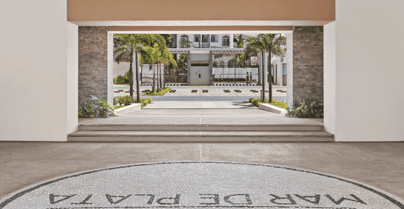 GATED ENTRY WITH 24/7 SECURITY BOOTH